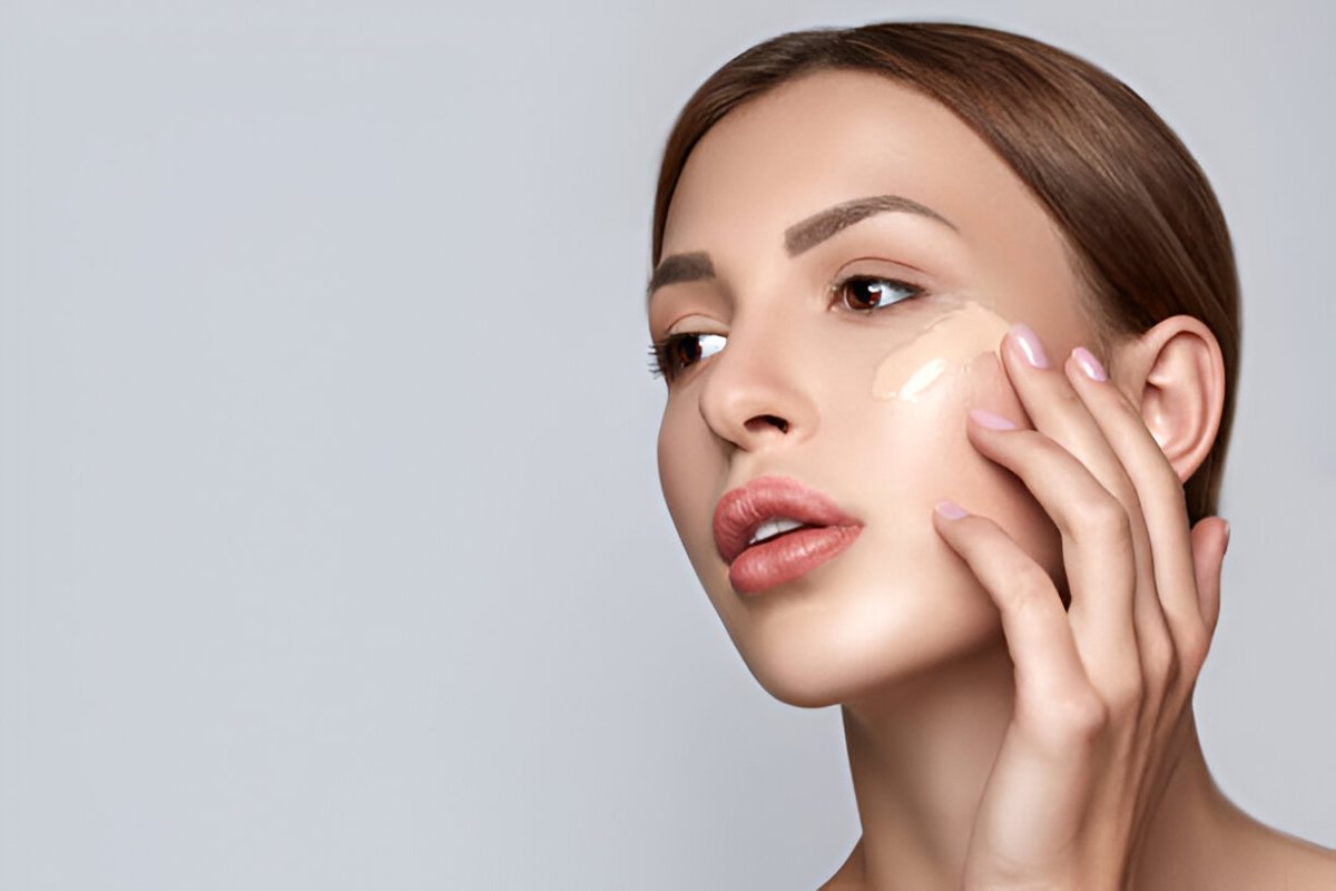 Lakme Absolute Foundation – A Luminous Skin Tint Foundation