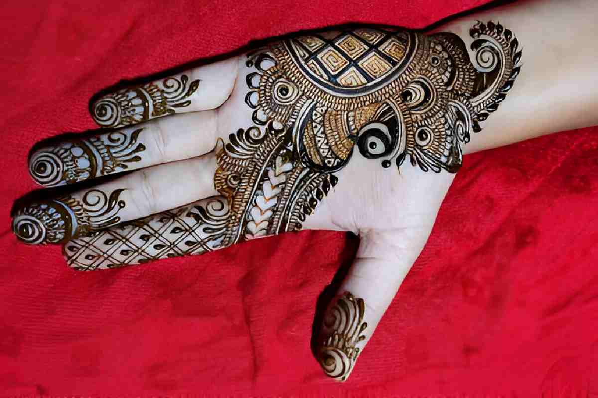Instagram:oal2uwevo58= Royal Front Hand Mehndi Design